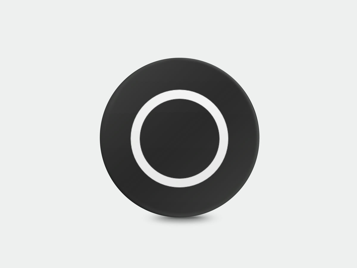 A black round Cirqle Tag